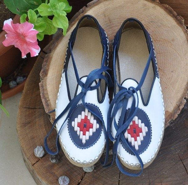 Front White Back Navy Blue Leather Yemeni - 3